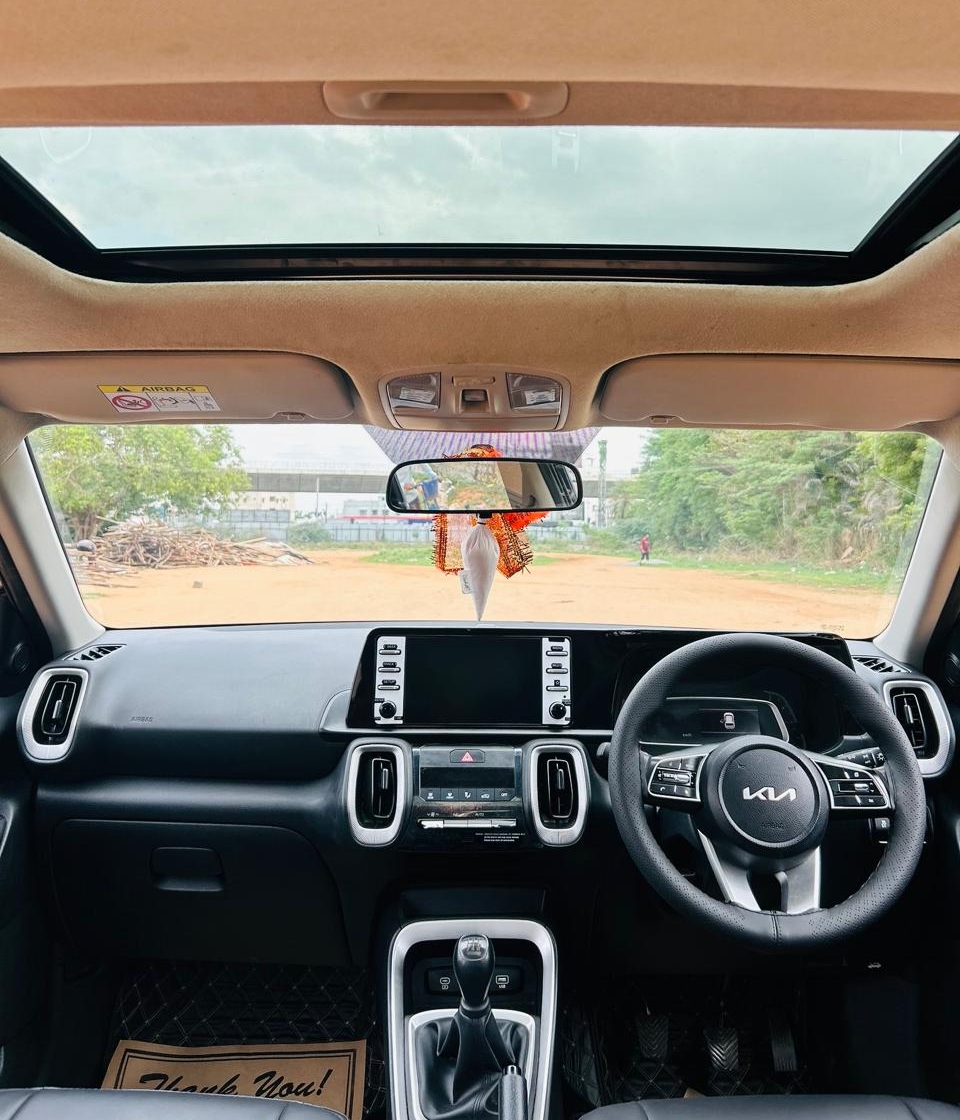 kia sonet sunroof view 2